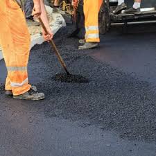 Best Concrete Driveway Installation  in Labarque Creek, MO